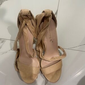 Elegant Tan Women's Sandals